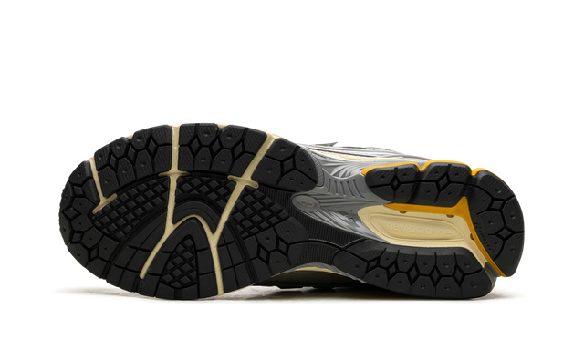 New Balance 1906R „Metallic Silver Yellow“