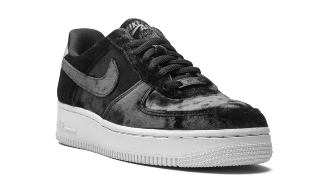 Nike Air Force 1 Low „Black Velvet“