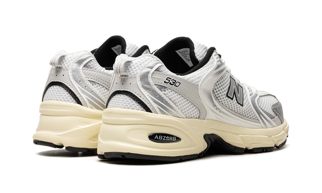 New Balance 530 Weiß / Silber
