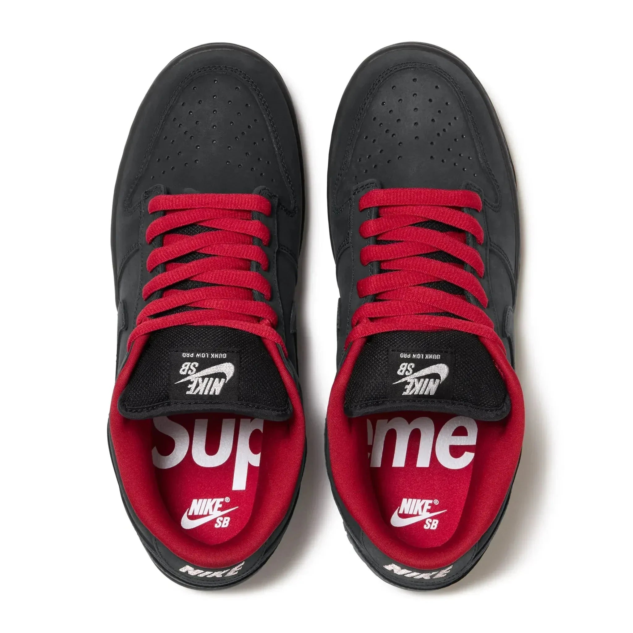 Supreme x Nike SB Dunk Low Schwarz