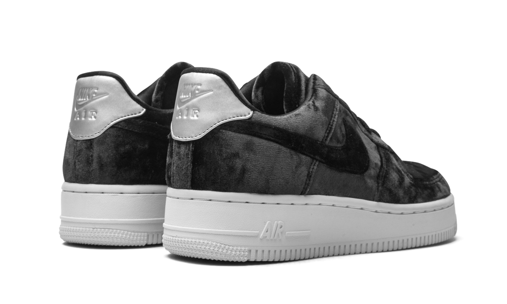 Nike Air Force 1 Low „Black Velvet“
